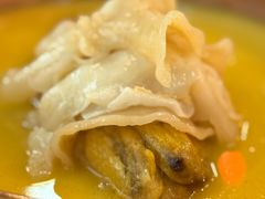 浓汤原只花胶鸡煲-鲜入围煮花胶鸡海鲜火锅