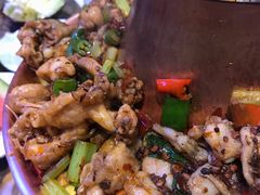 炭火芋儿蛙-沪小二炭火蛙锅(淮海中路美食不夜城店)