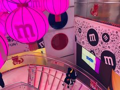 -m豆巧克力世界(上海世茂广场店)