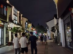 -猫的天空之城概念书店(杭州南宋御街店)