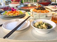 -茅草房·河畔园林火锅