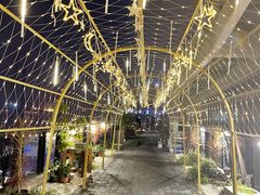 -冰冰龙虾·江湖菜·花园江景餐厅