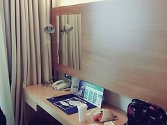 -上海浦东康桥绿地假日酒店