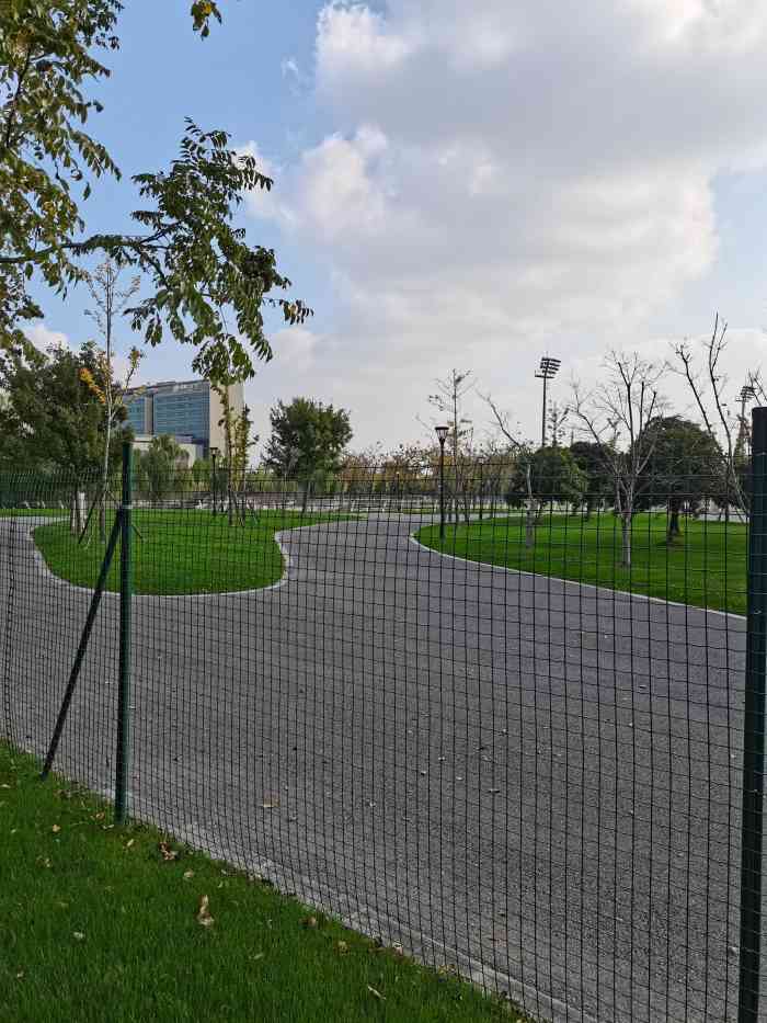 前滩体育公园-"很喜欢这里的环境 没想到浦东这块区域令我..."-大众点