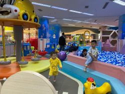 -孩子王童乐园(成都吾悦广场店)