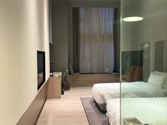 -上海虹桥中心爱琴海亚朵S酒店