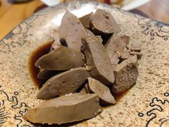 -头上红煨盐鸡·非遗院子餐厅