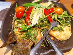 香茅草烤罗非鱼-云海肴·汽锅鸡·云南代表菜(天山百盛优客店)