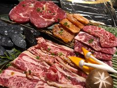 -山川小町·极番烧肉(新地假日广场店)