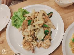 -J Daeng Seafood