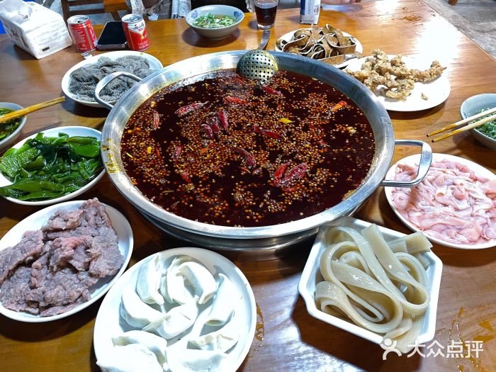 西山坪火锅店图片