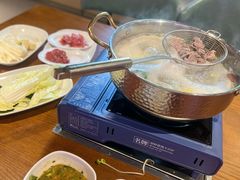 -牛满溢·自助潮汕鲜牛肉火锅(龙汇路店)