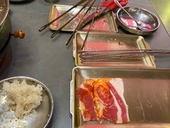 -围炉肉舍丹东海鲜烤肉·烤活鳗(步行街店)