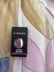 -M·A·C