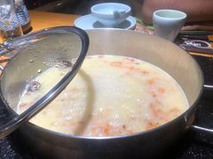 -洪氏嗨捞·广东猪肚鸡·椰子鸡火锅(西咸万象城店)
