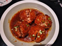 鸭蛋黄狮子头-梅飞酒家(名辉豪庭店)