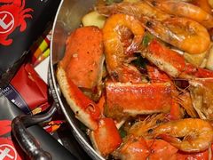-七欣天香辣蟹火锅(闵行浦江欢乐颂店)