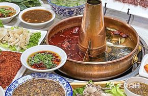 Sour Cabbage Clear Soup Yinyang Pot