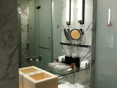 -上海滴水湖皇冠假日酒店