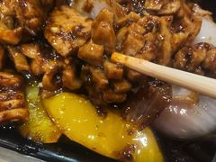 -三鞭一花·独一处·元英砂锅(海光寺店)