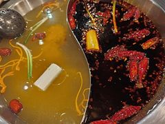 -百年川椒重庆老火锅(光谷店)