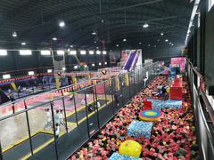 -嘿哟动霸CHUA·新潮玩运动娱乐中心·蹦床滑冰团建乐园