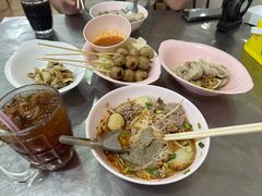 -榮泰米粉湯(Left Shop)