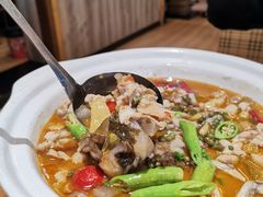 酸菜爆牛蛙-肖记公安牛肉鱼杂馆· 省级非物质文化遗产(仁和路店)