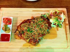 招牌烤猪肋排（半份）-Famous肥猫墨西哥音乐餐吧(五棵松华熙LIVE店)