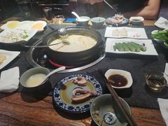 -大匠工房古船木艺术餐厅·猪肚鸡专门店(长白仙岛店)