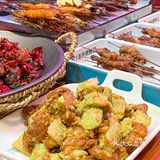 火爆济南的老金烧烤来青岛啦‼️肉串夹饼喷香