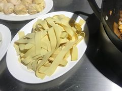 -胡须佬鸡煲四季火锅店(石厦西村直营店)
