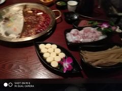 -重庆爽翻天老火锅(临平万达广场店)