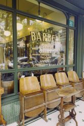 等位区-IMUSE BARBER SHOP