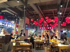 大堂-么肆烤肉·中式自助·烤肉大排档(街道口季佳PAI店)