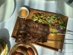 -马克西姆俄罗斯餐厅(通亚街店)