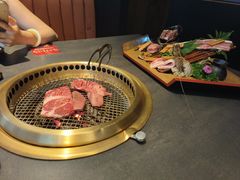 -铭牛烧肉·和牛海鲜自助(高新月牙湖店)