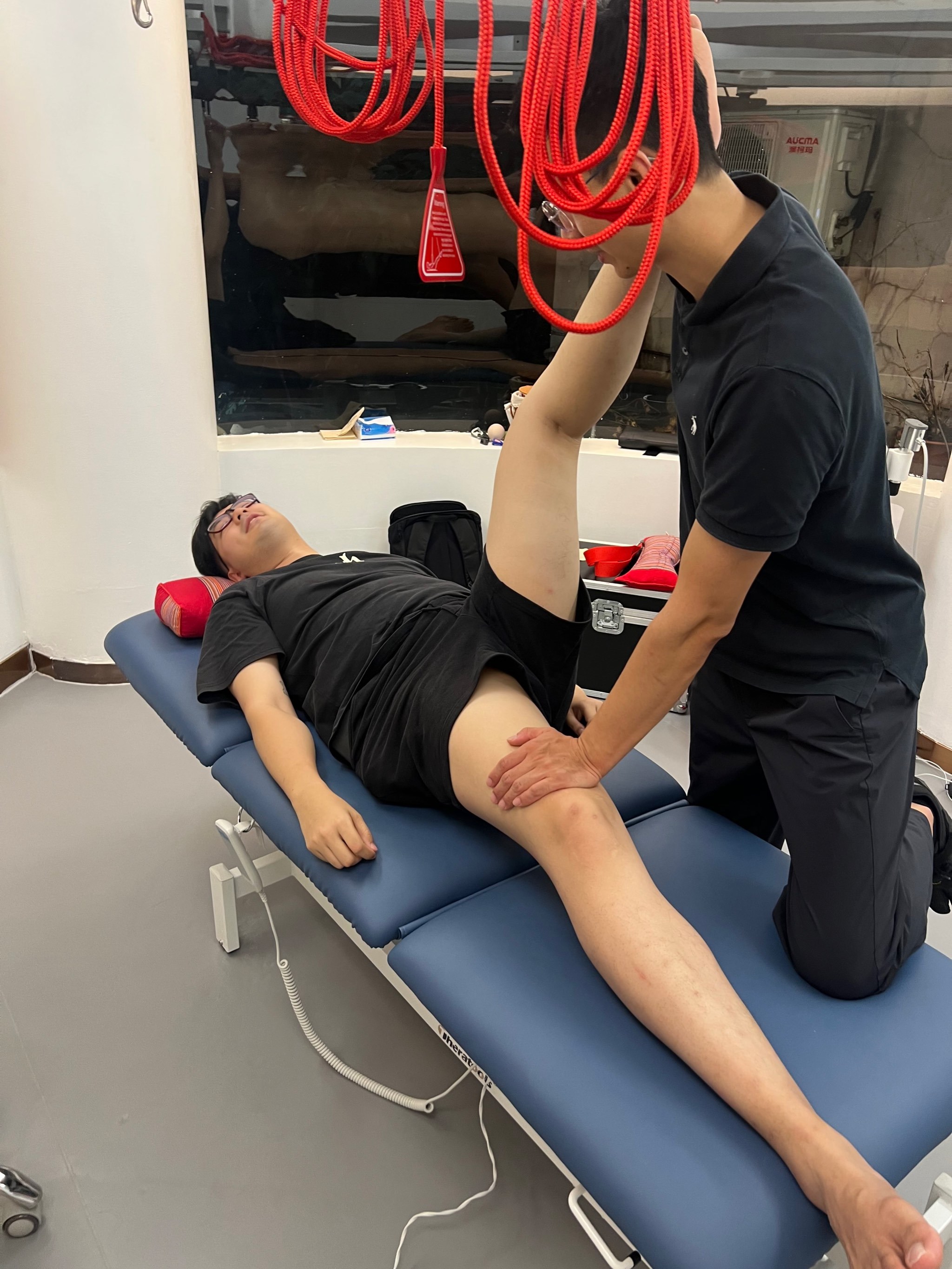 专业拉伸初体验,全程痛苦面具,但是好爽!