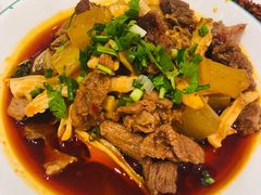 红烧牛肉-犇逸·乐山跷脚牛肉·四川现炒(览海店)