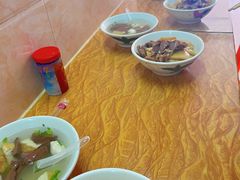 -松树干拌面店