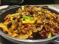干锅牛蛙-蛙蛙叫干锅年代(簋街总店)