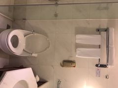 -深圳富苑皇冠假日套房酒店