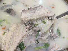 -美顺香食府鱼头老店(雪野湖店)
