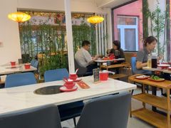 -毛辣果·贵州红酸汤牛肉火锅(西单店)
