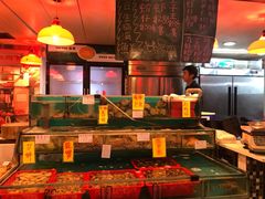 水产区-鲜入围煮花胶鸡海鲜火锅