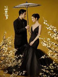 -雪中彩影婚纱摄影·微光艺术中心