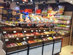 -来伊份1038(新村路三店)