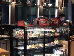 面包甜点陈列柜-星巴克(北京西大望路温特莱店)