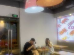 -魔都三兄弟酸辣粉·蘸卤炸串(虹桥万科店)