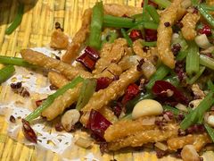 -黄泥岗·地道湖北菜(奥特莱斯店)